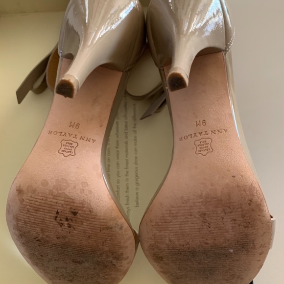 Ann Taylor Greta Bow Heel Sandal - Picture 3 of 6